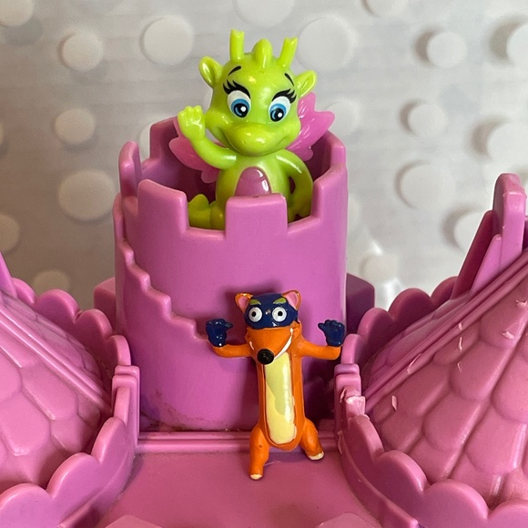 Dora the Explorer Let’s Go! 🏰Adventure Castle - Picture 9 of 15